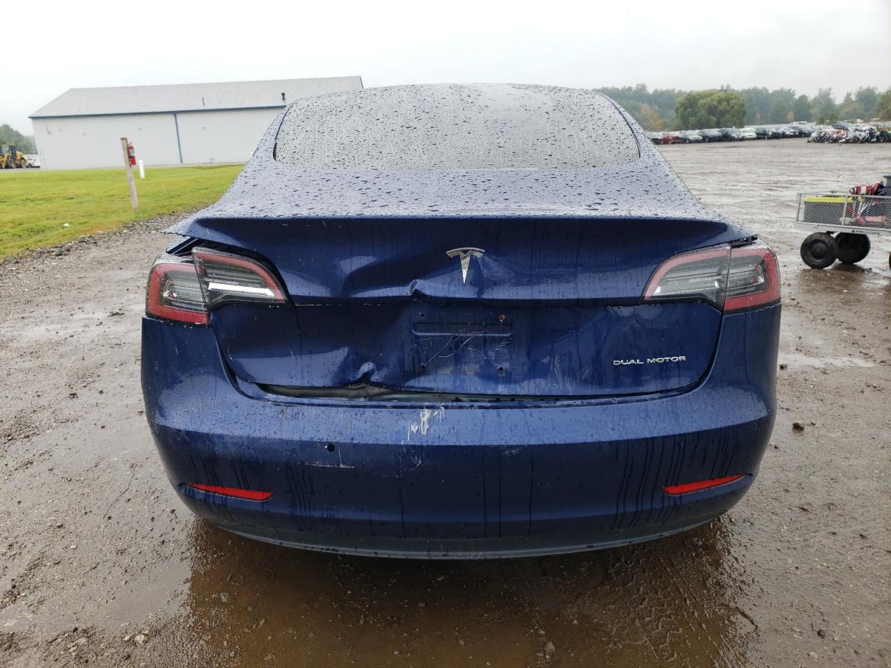 2018 Tesla Model 3 VIN: 5YJ3E1EB2JF105401 Lot: 83785725
