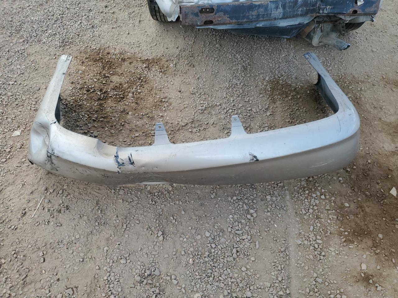 2003 Toyota Camry Le VIN: 4T1BF30K73U057881 Lot: 80207065