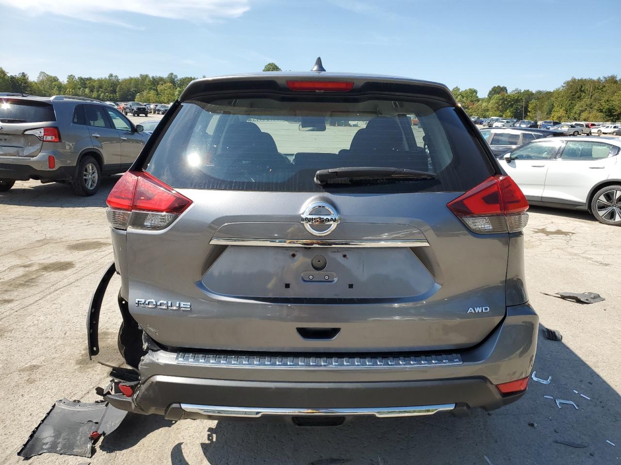 2017 Nissan Rogue S VIN: JN8AT2MV2HW004335 Lot: 71794415