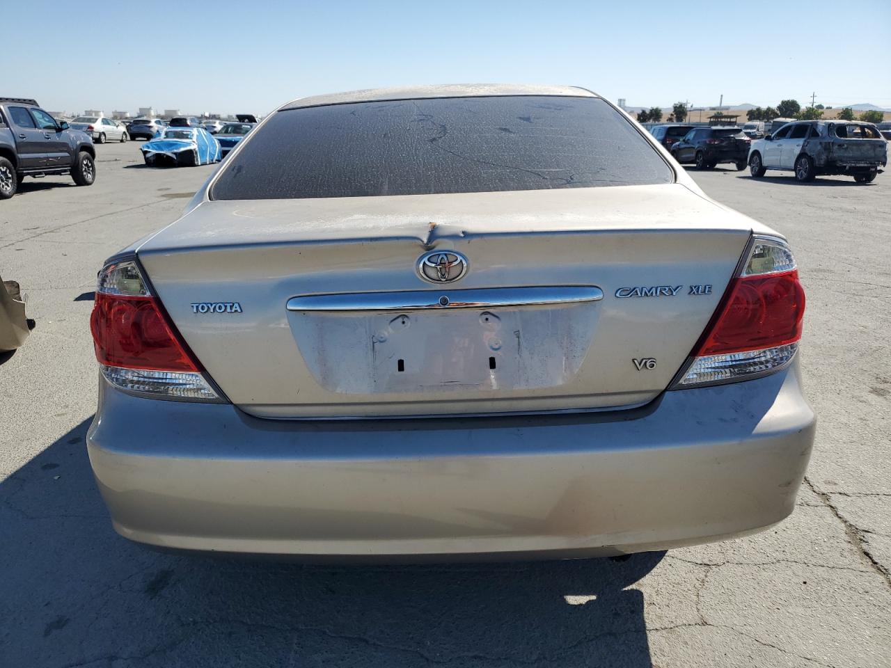 2005 Toyota Camry Le VIN: JTDBF32K750162836 Lot: 81082105