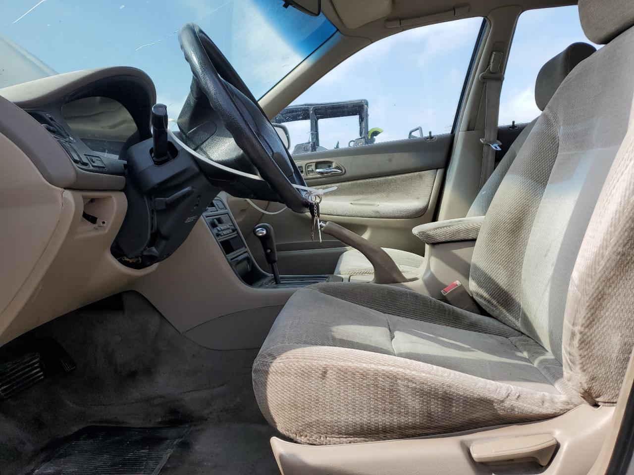 1996 Honda Accord Lx VIN: 1HGCD5635TA175134 Lot: 69997265