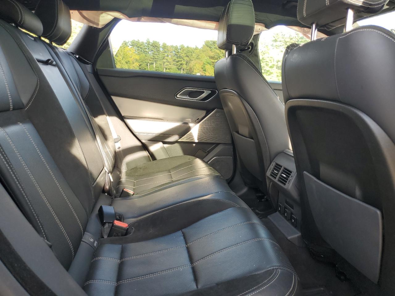 2019 Land Rover Range Rover Velar R-Dynamic Se VIN: SALYL2EX2KA792718 Lot: 84700175