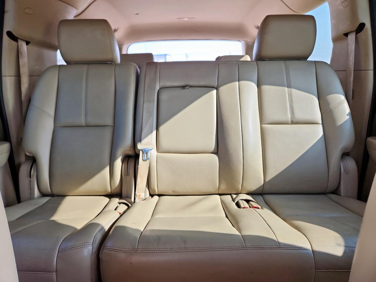 2013 Chevrolet Suburban K1500 Lt VIN: 1GNSKJE73DR192733 Lot: 71846245