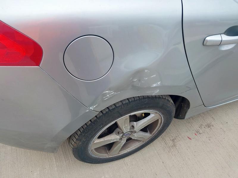 2013 VOLVO V40 D2 SE 5DR