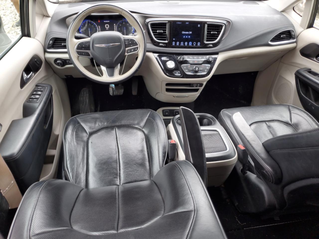 2017 Chrysler Pacifica Limited VIN: 2C4RC1GG1HR812643 Lot: 81807085