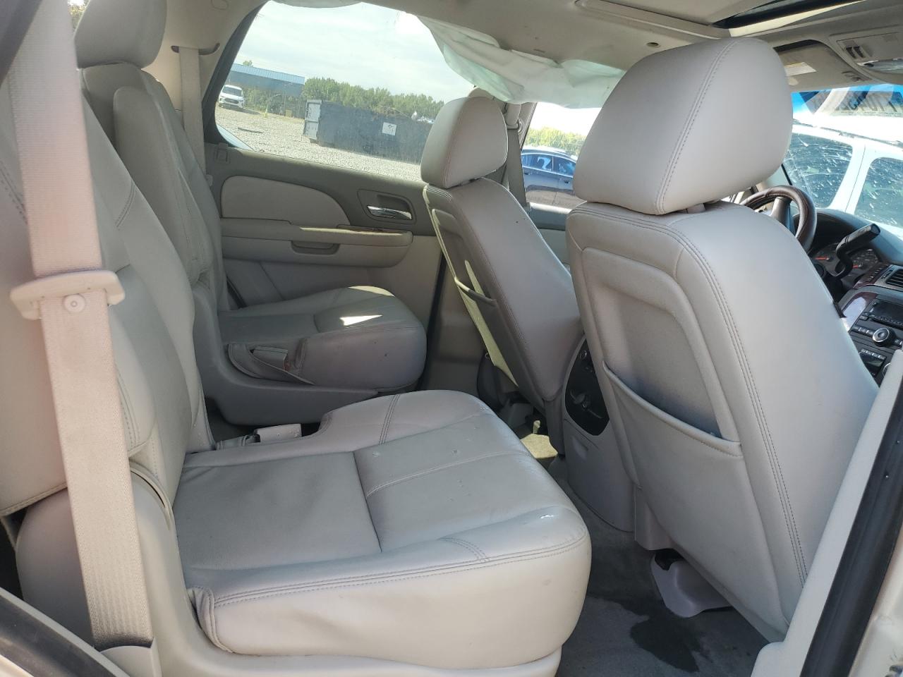 2013 Chevrolet Tahoe K1500 Lt VIN: 1GNSKBE01DR130028 Lot: 71043295