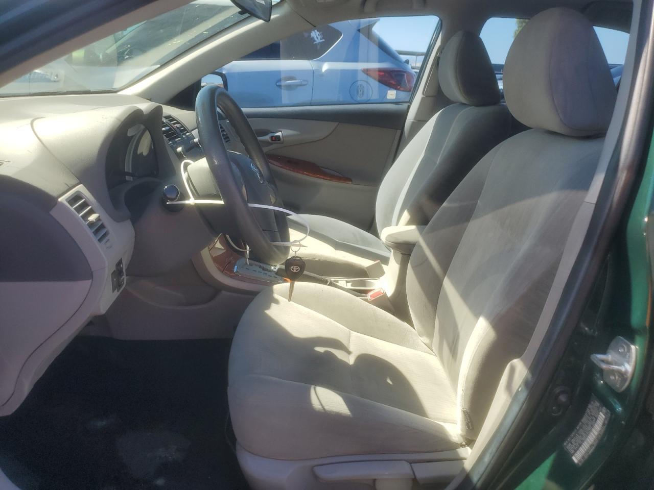 2010 Toyota Corolla Base VIN: 2T1BU4EE9AC464940 Lot: 81691525