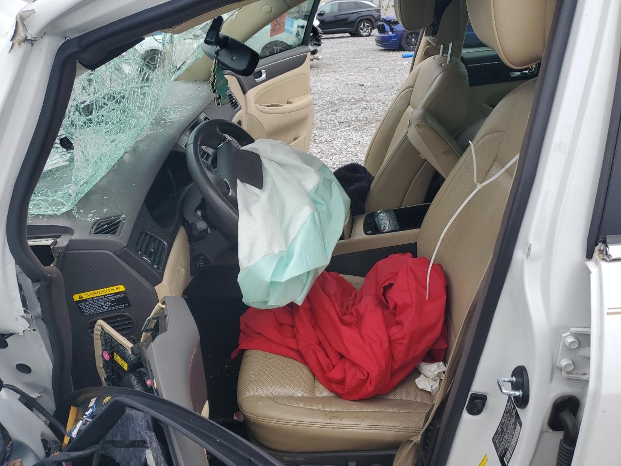 2011 Hyundai Genesis 3.8L VIN: KMHGC4DE3BU143292 Lot: 84395965