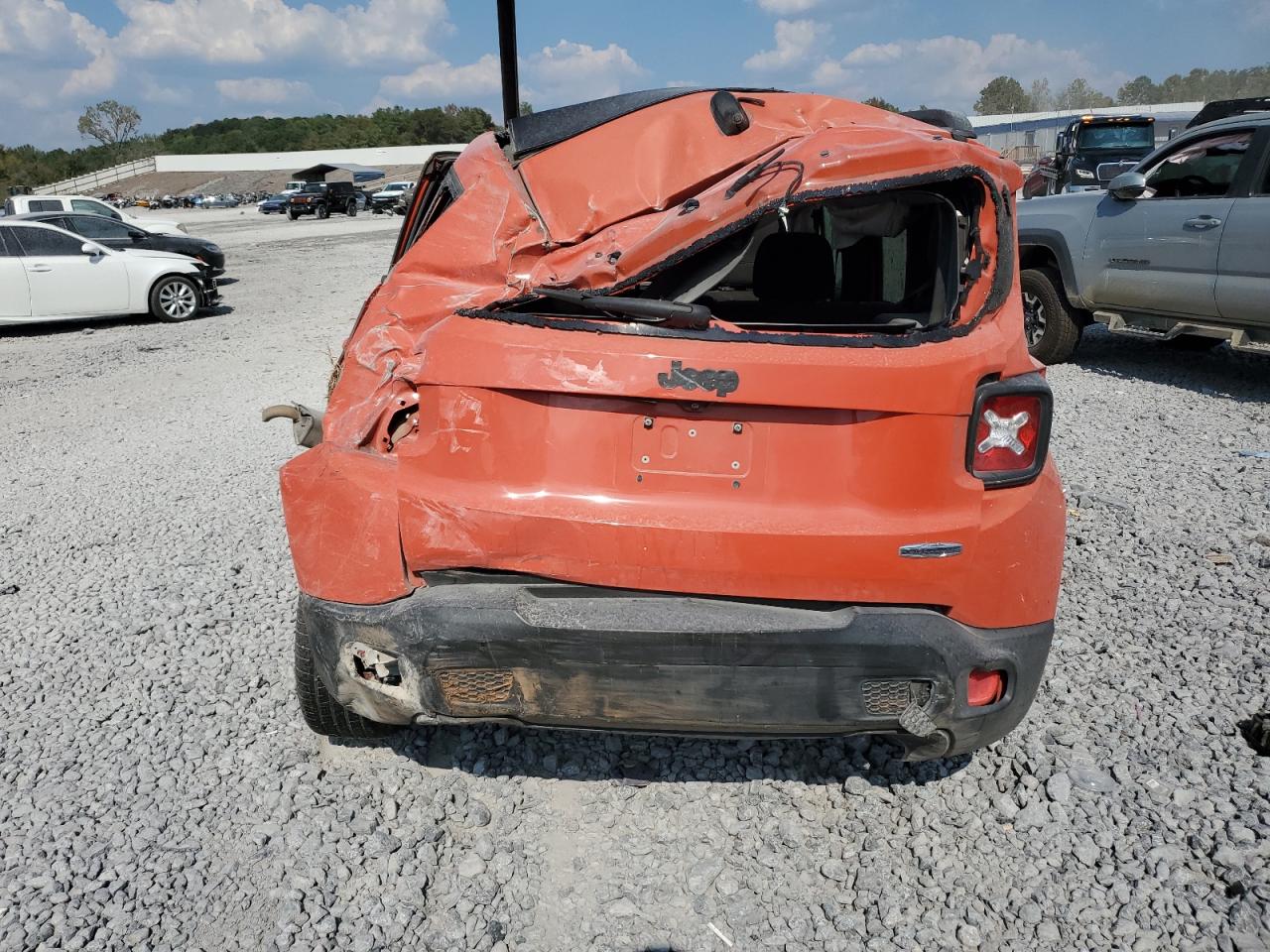 2015 Jeep Renegade Latitude VIN: ZACCJABT8FPC02059 Lot: 81007215