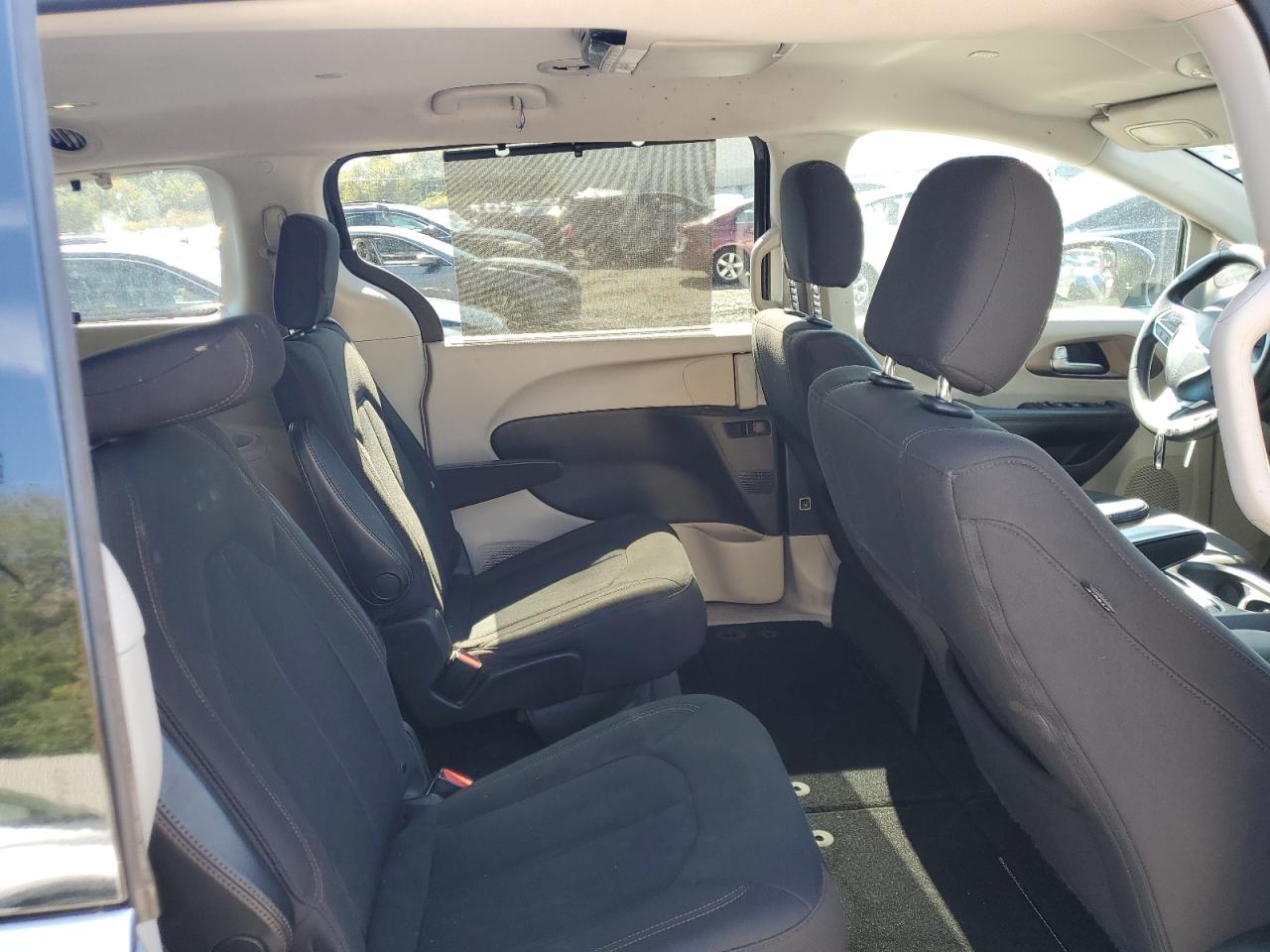 2017 Chrysler Pacifica Touring L VIN: 2C4RC1BG2HR811234 Lot: 82047645