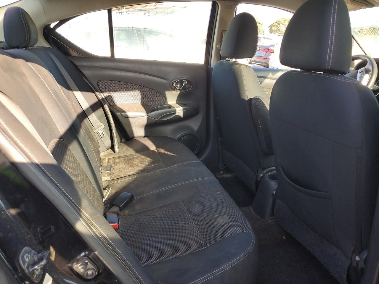 2015 Nissan Versa S VIN: 3N1CN7AP5FL872918 Lot: 80389865