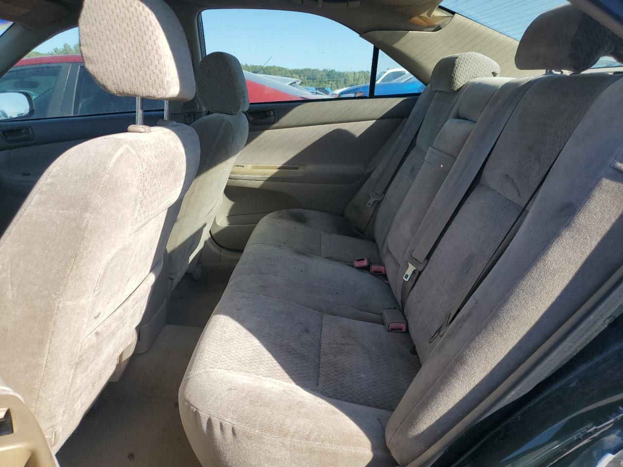 2002 Toyota Camry Le VIN: 4T1BE32K32U543876 Lot: 82151065