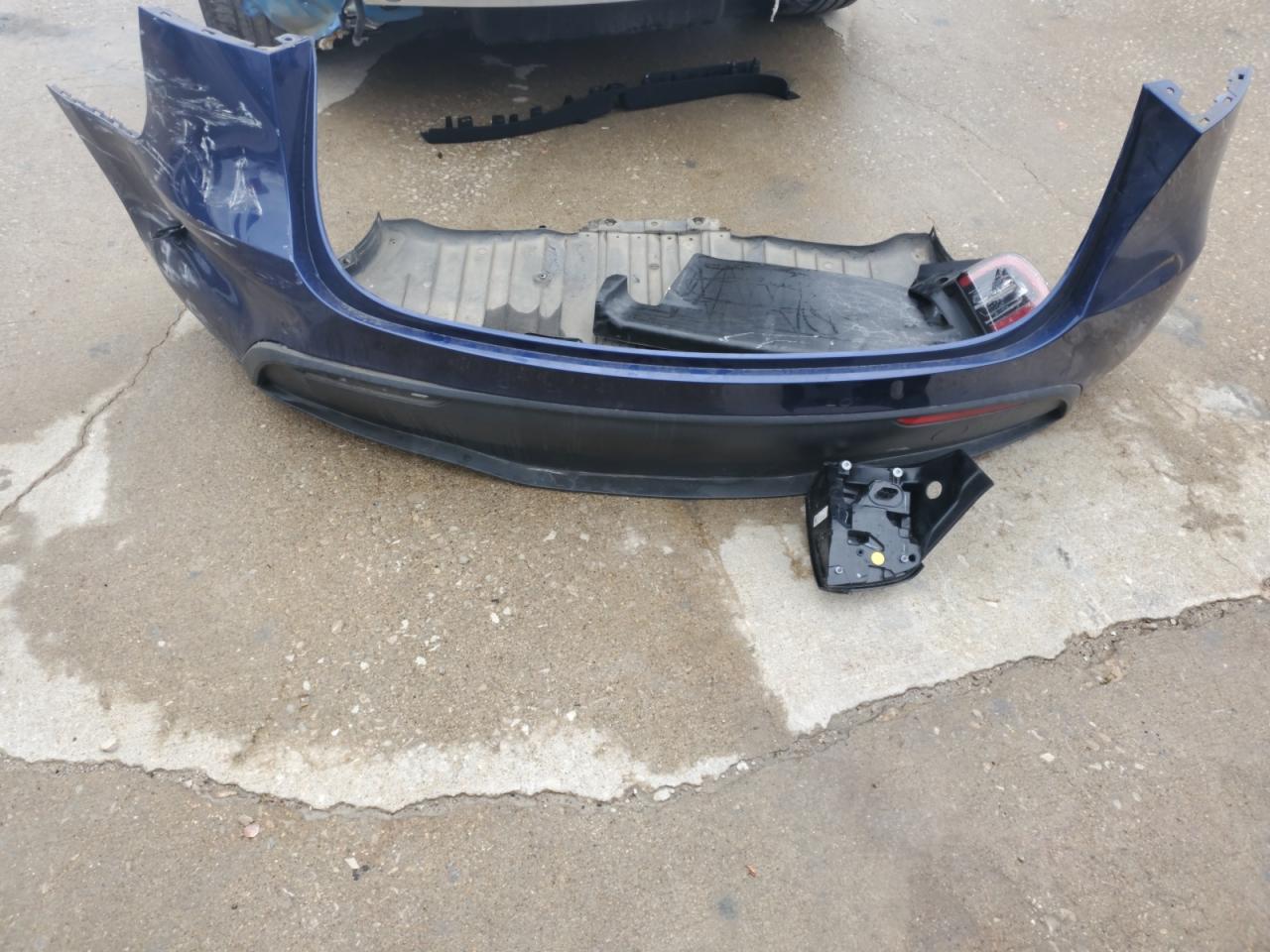 2022 Tesla Model Y VIN: 7SAYGDEFXNF530846 Lot: 82090105