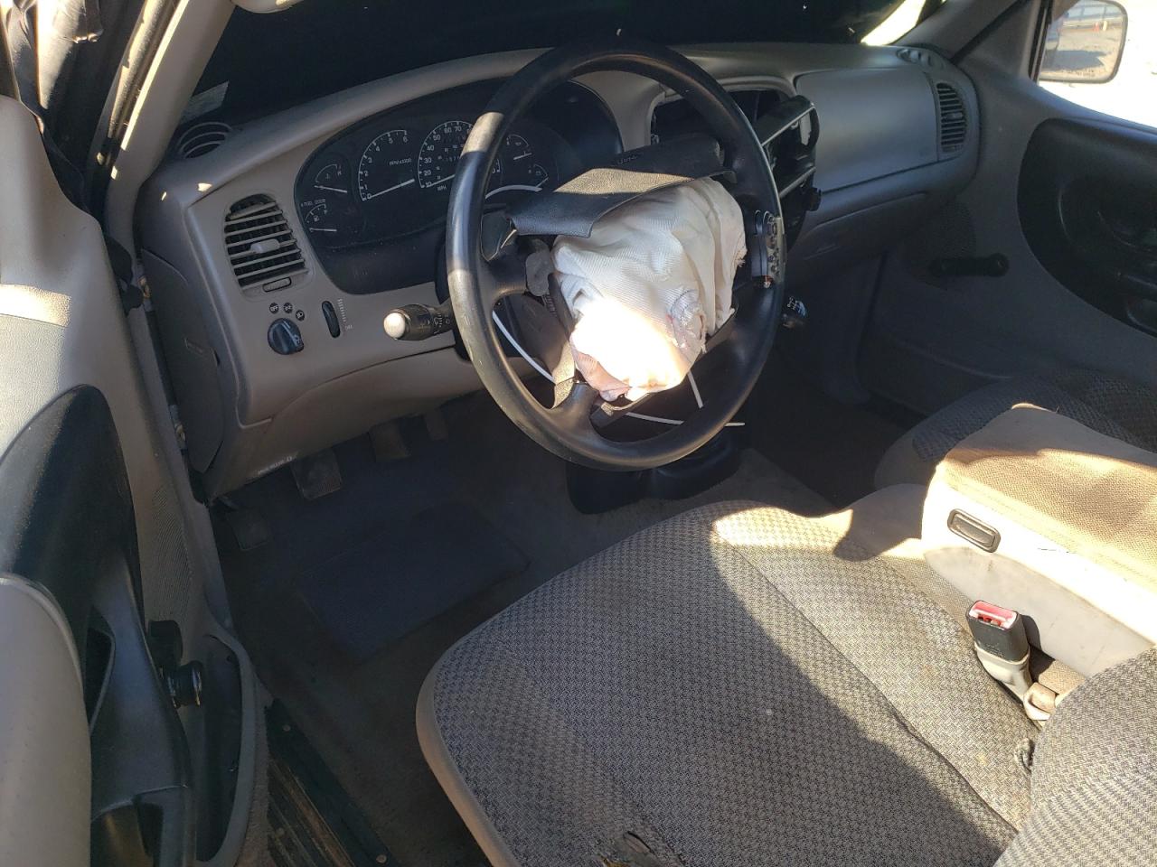 1998 Ford Ranger VIN: 1FTYR11U9WTA40360 Lot: 70867395