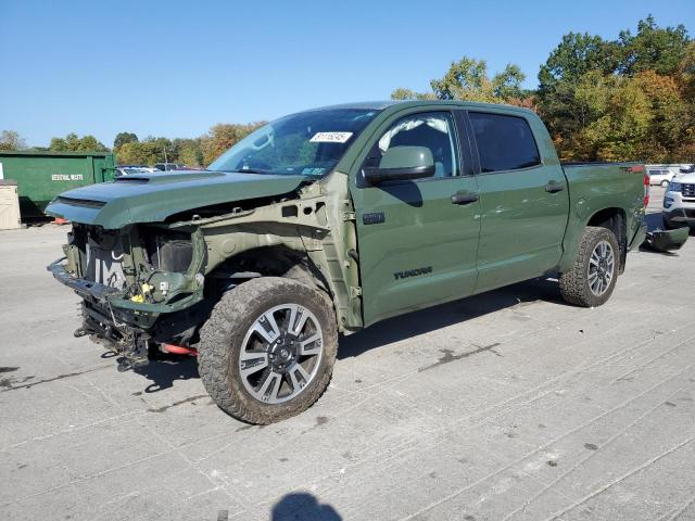  TOYOTA TUNDRA 2021 Зеленый