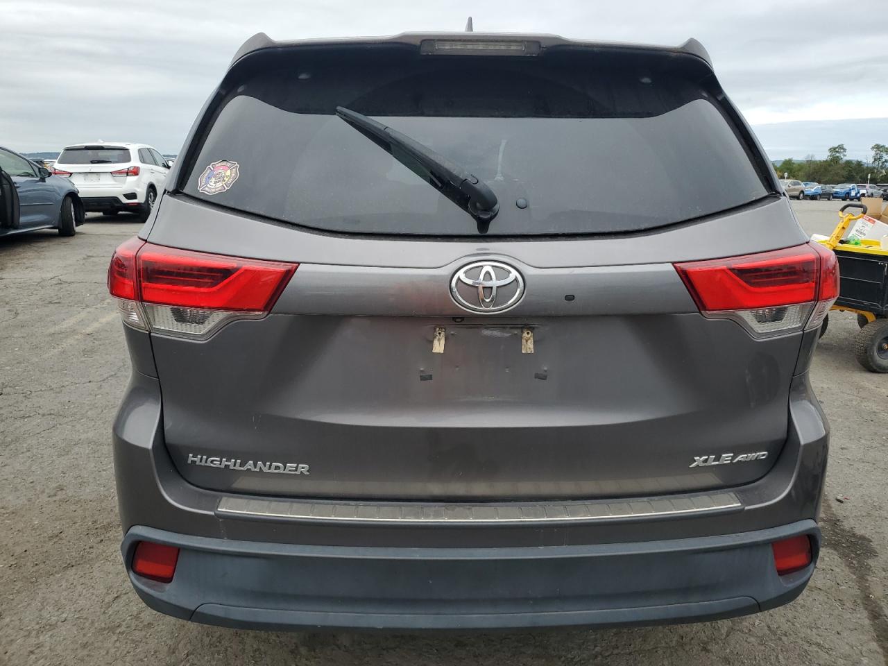 2018 Toyota Highlander Se VIN: 5TDJZRFH0JS842282 Lot: 81117395