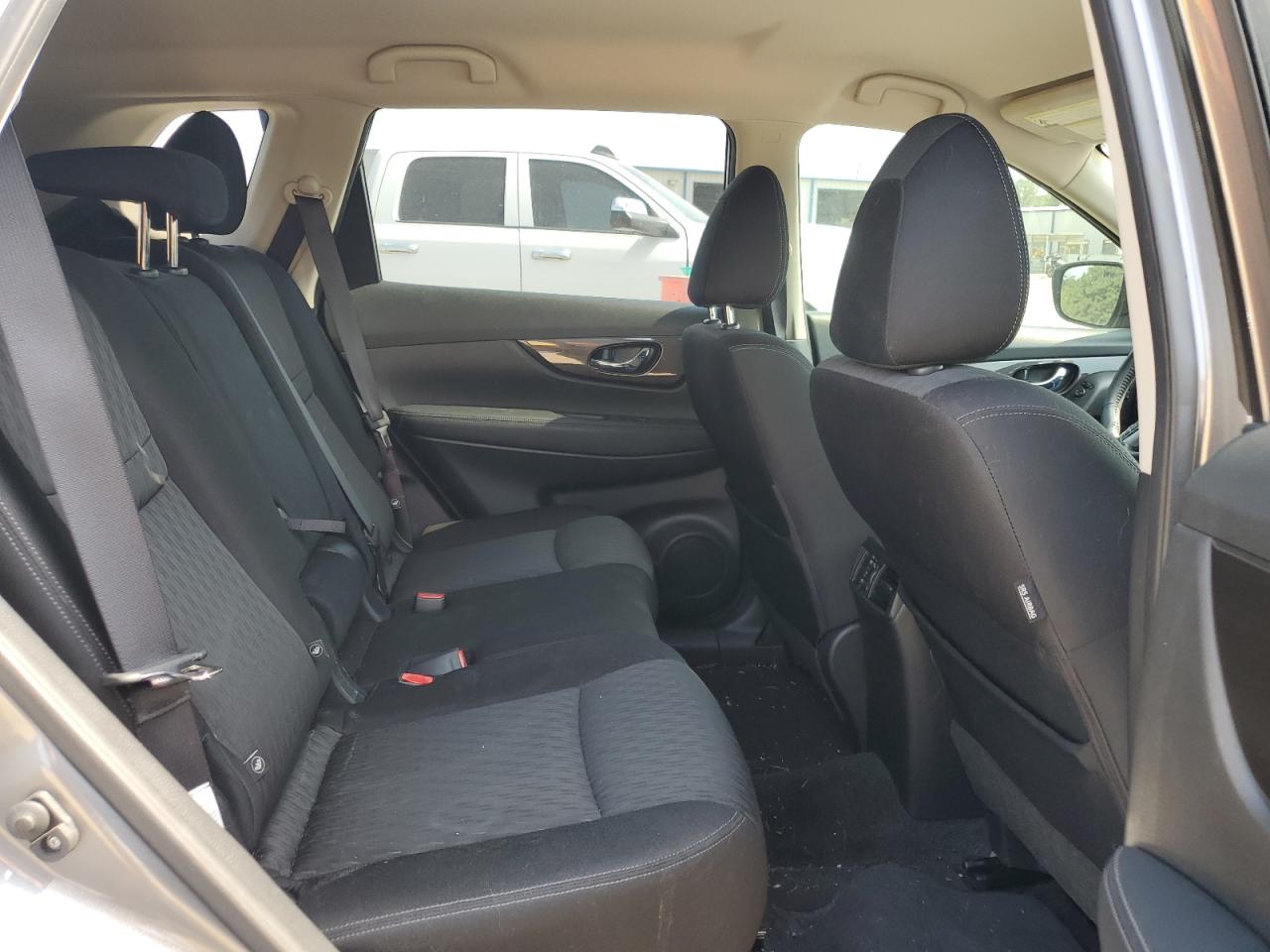 2019 Nissan Rogue S VIN: JN8AT2MT6KW256451 Lot: 81141875