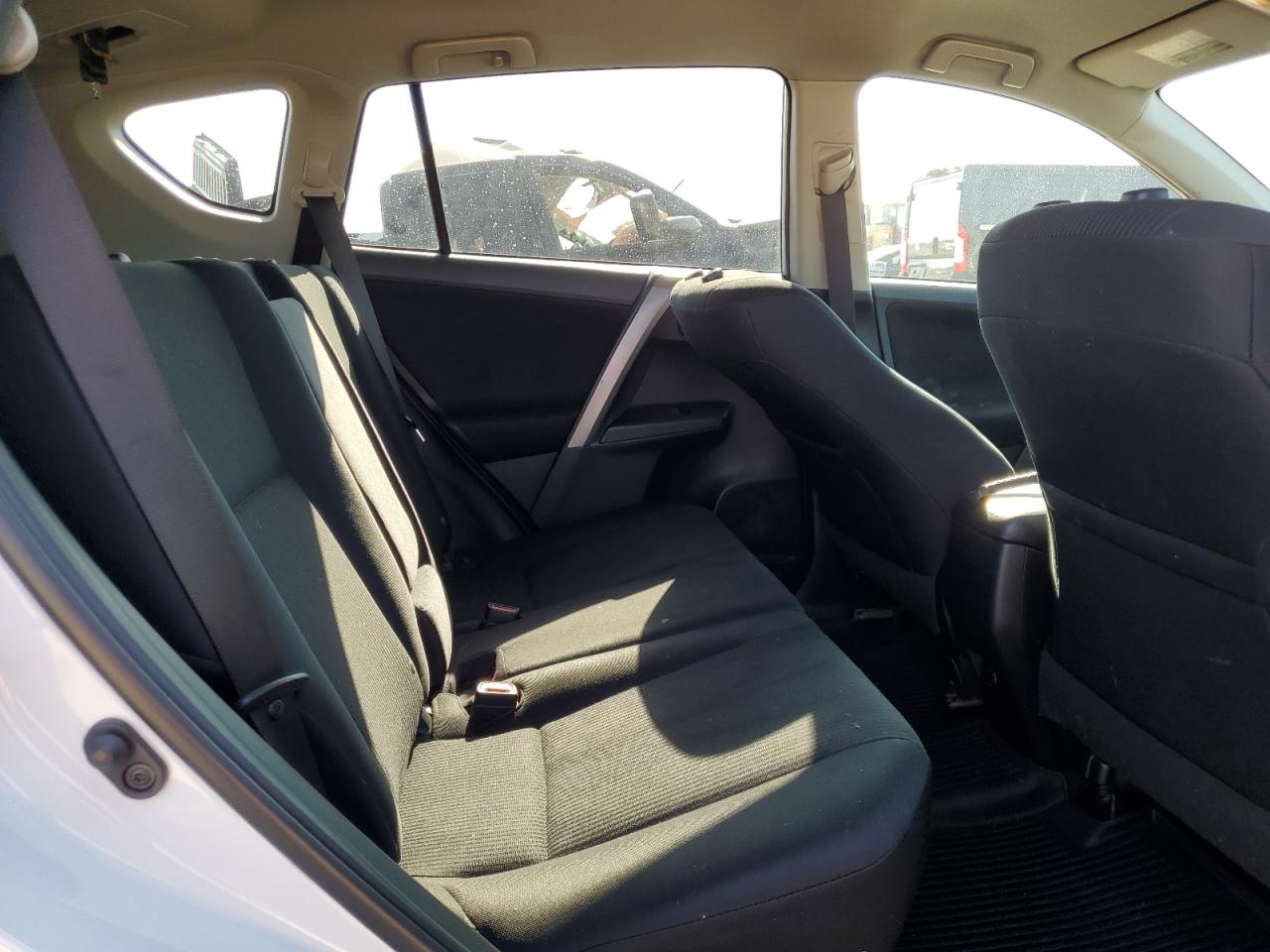 2017 Toyota Rav4 Le VIN: 2T3ZFREV1HW372808 Lot: 84018395