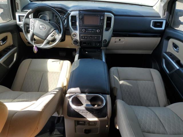 Pickups NISSAN TITAN 2016 Biały