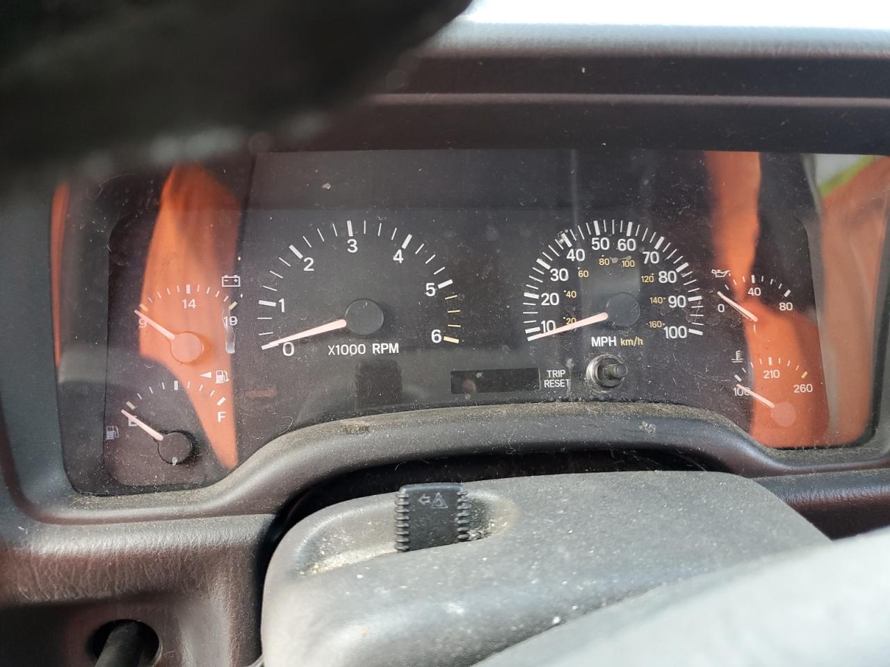 2000 Jeep Suv VIN: 1J4FF48SXYL139773 Lot: 72034105