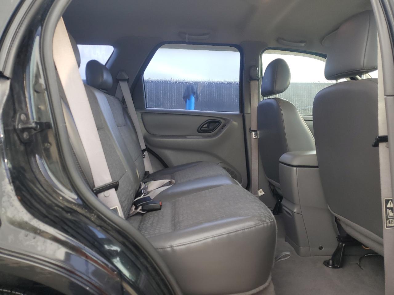 2002 Ford Escape Xls VIN: 1FMYU01122KB24689 Lot: 82047245