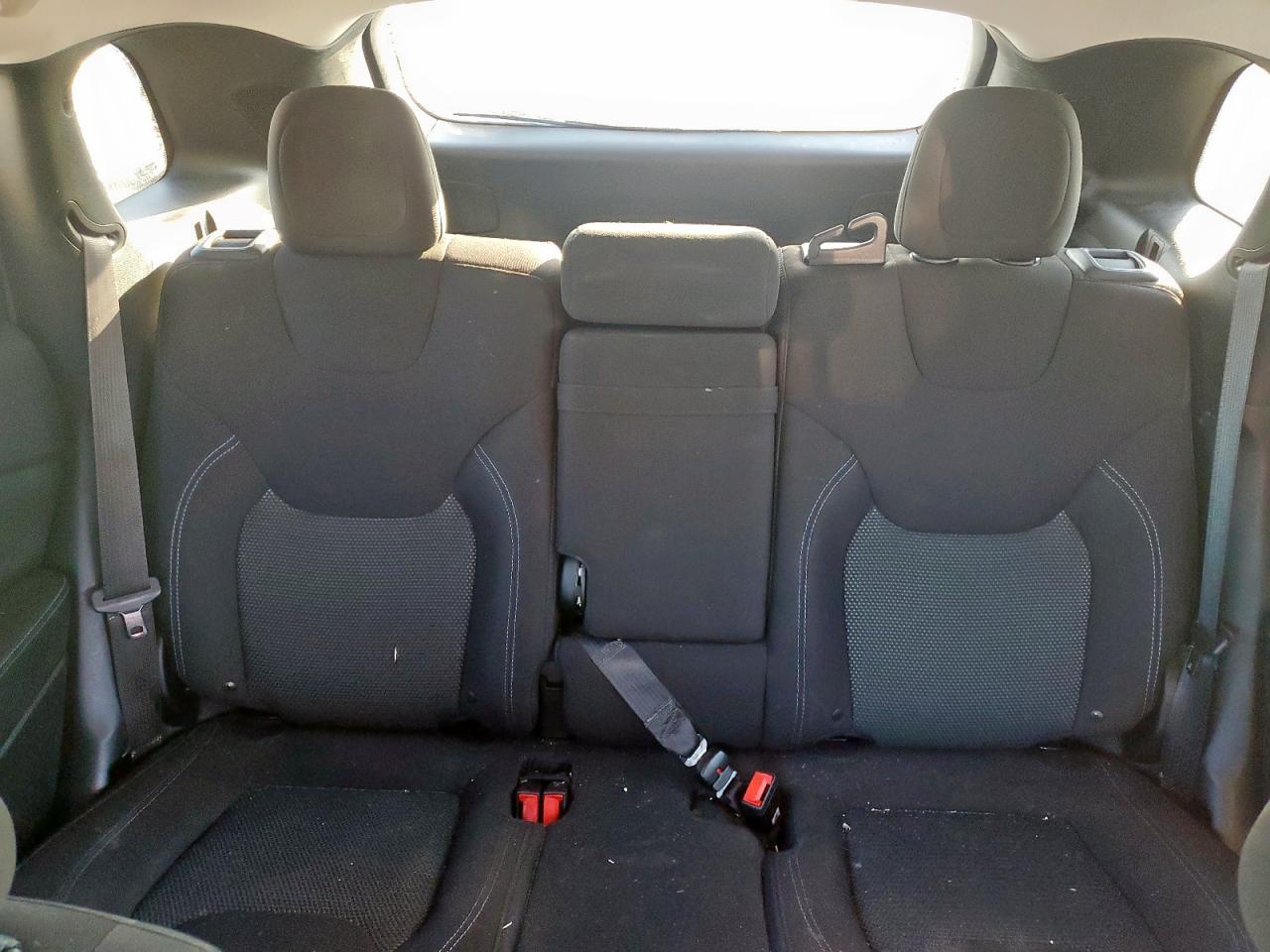 2019 Jeep Cherokee Latitude VIN: 1C4PJLCBXKD297946 Lot: 70782265