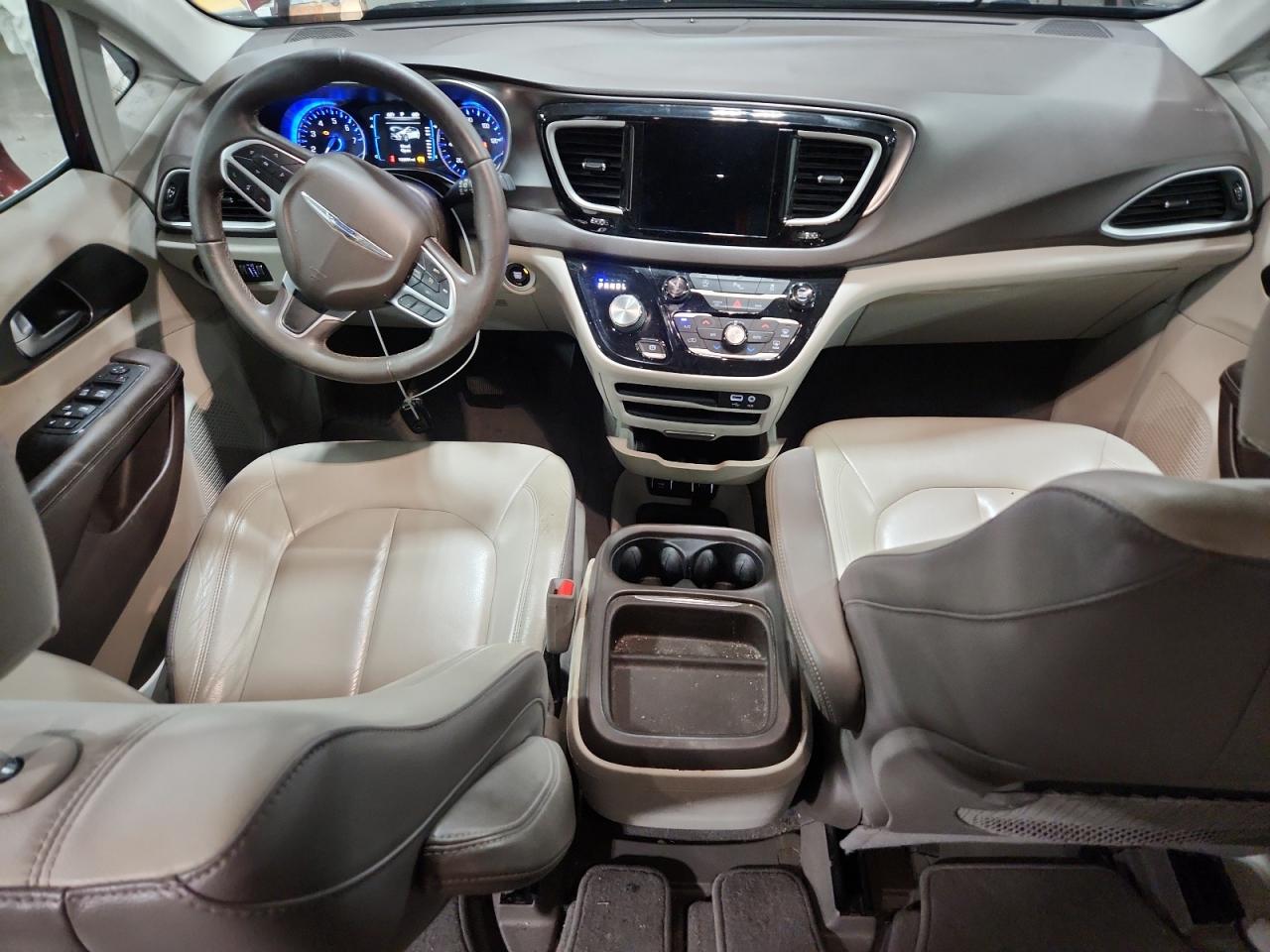 2017 Chrysler Pacifica Touring L VIN: 2C4RC1BG8HR833643 Lot: 84419615