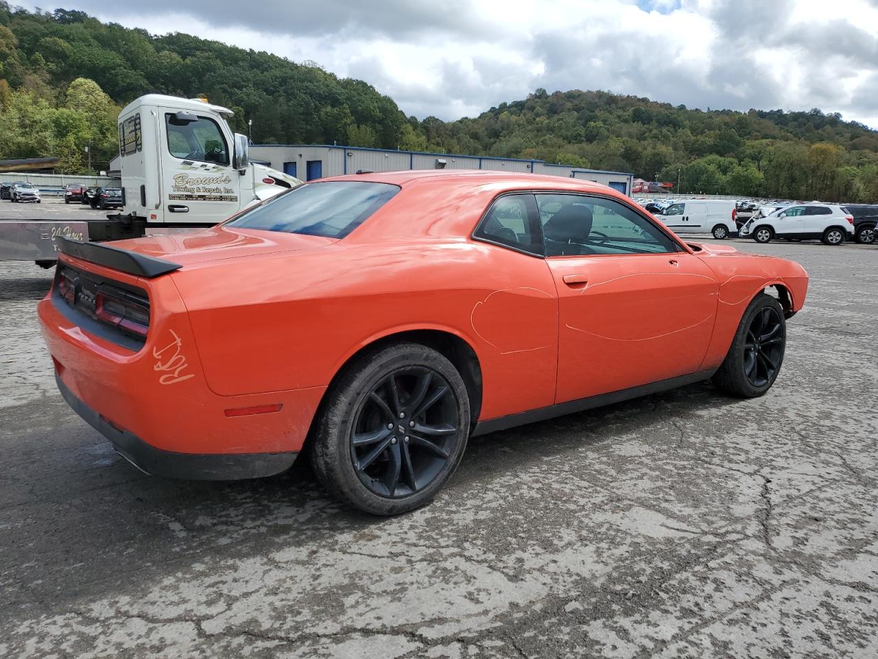 2018 Dodge Challenger Sxt VIN: 2C3CDZAG5JH171877 Lot: 82114825