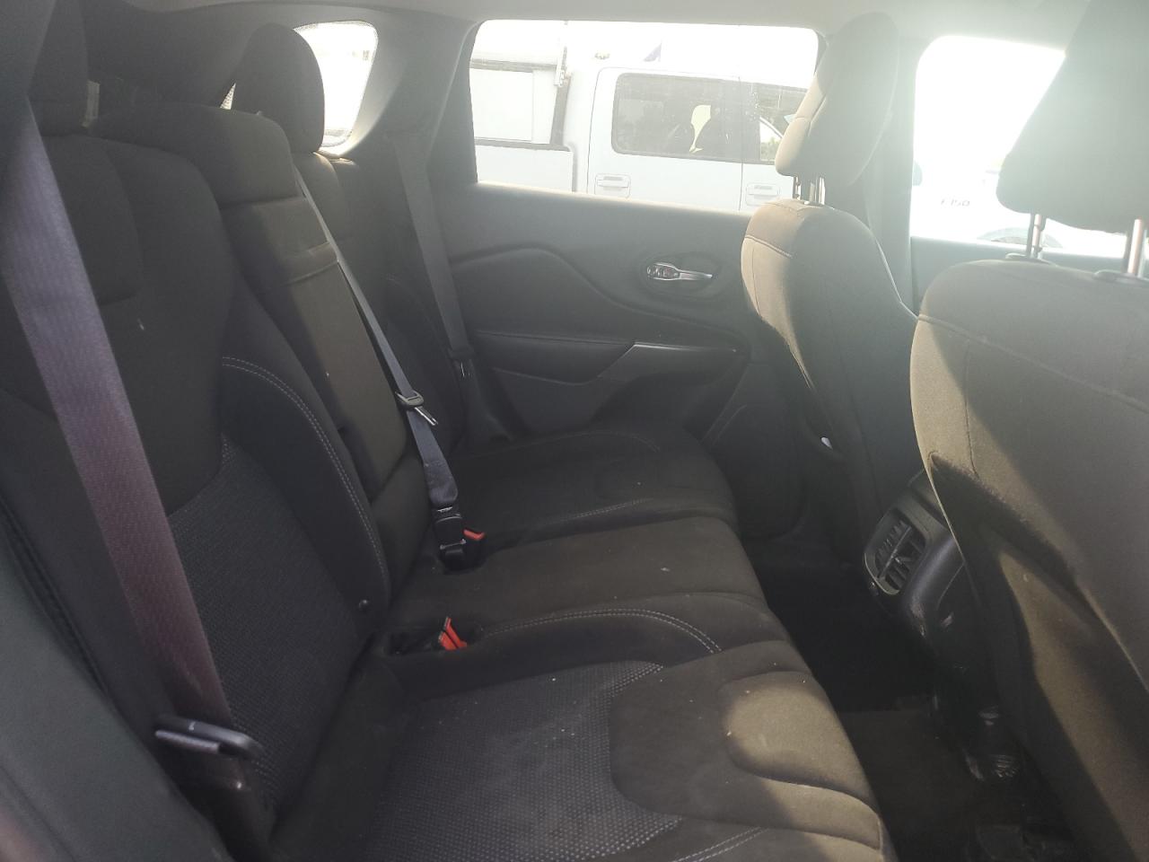 2019 Jeep Cherokee Latitude VIN: 1C4PJMCX5KD217955 Lot: 80374675