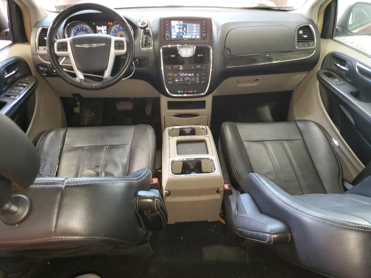 2015 Chrysler Town & Country Touring L VIN: 2C4RC1CG2FR619470 Lot: 81150905