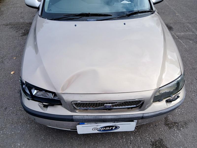 2005 VOLVO  