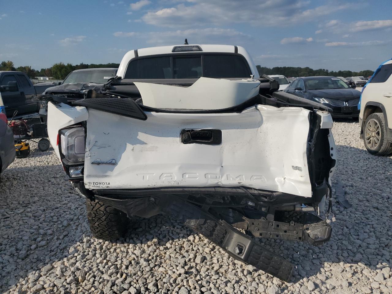 2022 Toyota Tacoma Double Cab VIN: 3TMCZ5AN8NM488984 Lot: 71954445
