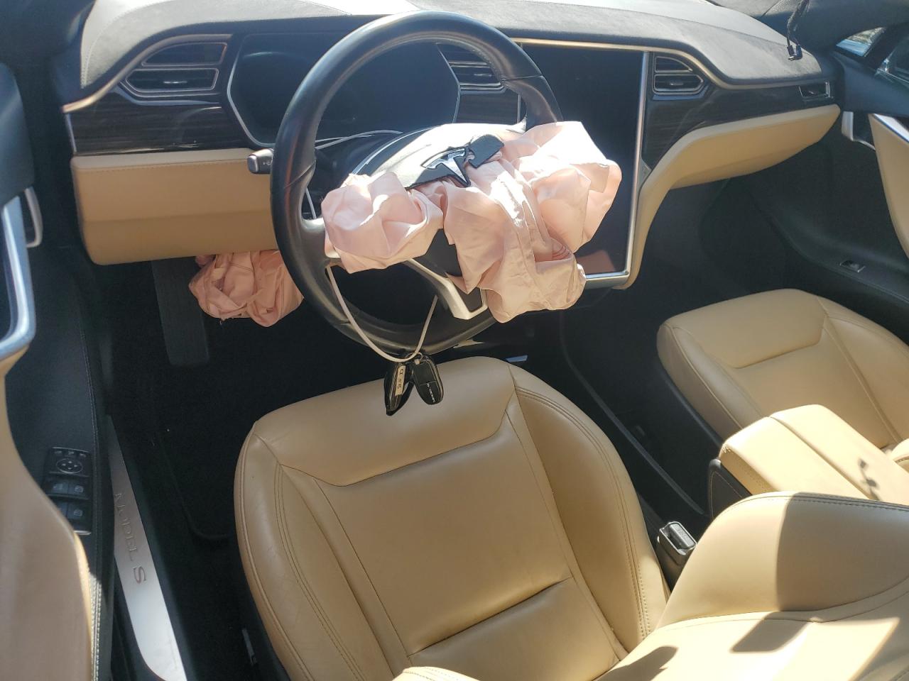 2015 Tesla Model S VIN: 5YJSA1E20FF110479 Lot: 72060365