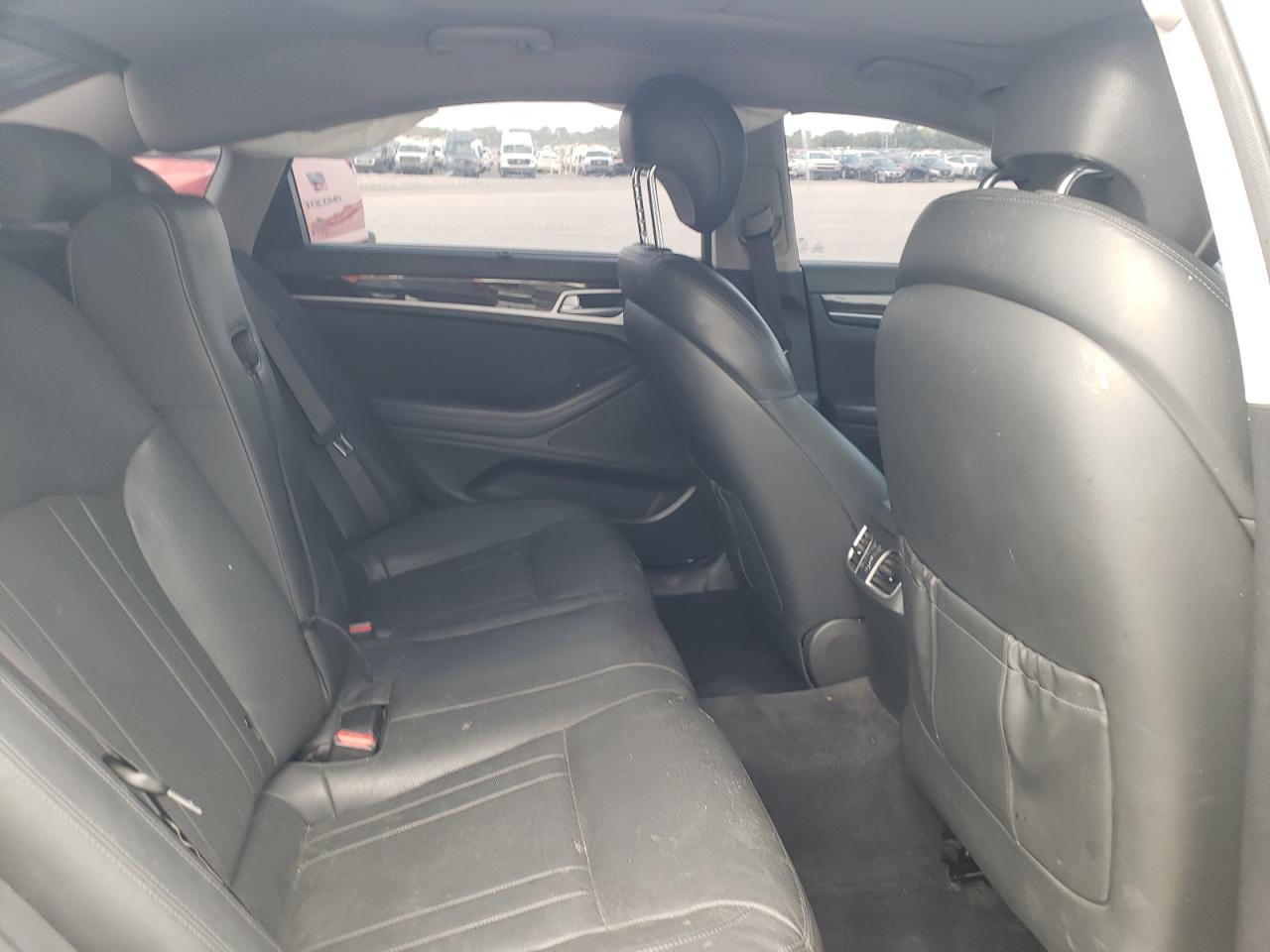 2015 Hyundai Genesis 3.8L VIN: KMHGN4JE9FU093549 Lot: 82051085