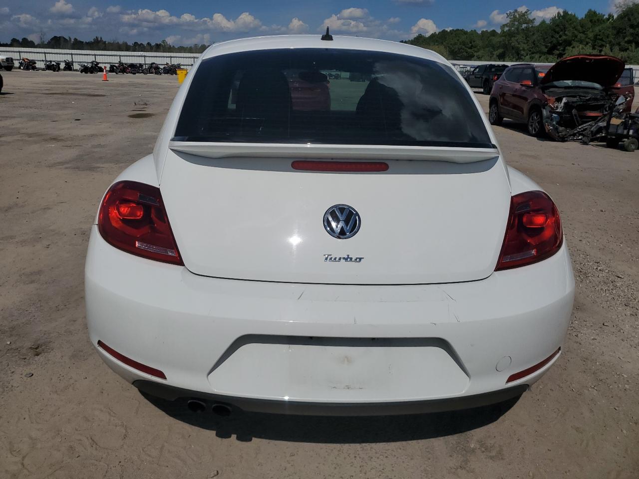 2016 Volkswagen Beetle 1.8T VIN: 3VWF07AT2GM611941 Lot: 80657125
