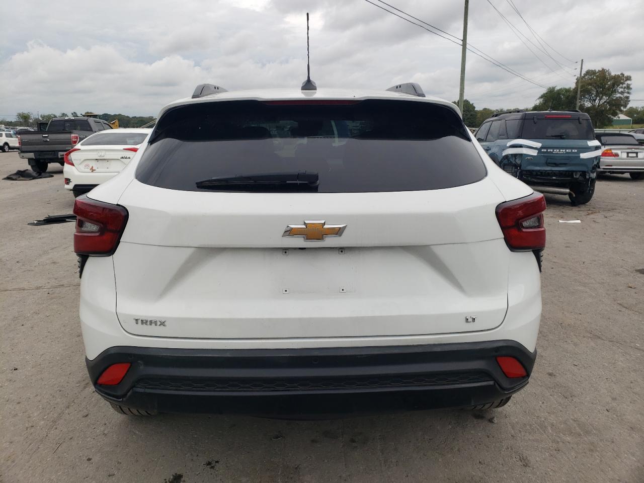 2024 Chevrolet Trax 1Lt VIN: KL77LHE2XRC215585 Lot: 83996075