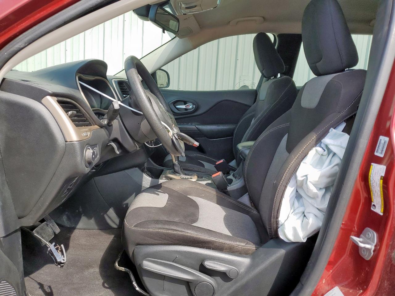 2015 Jeep Cherokee Sport VIN: 1C4PJLAB5FW721871 Lot: 83952435