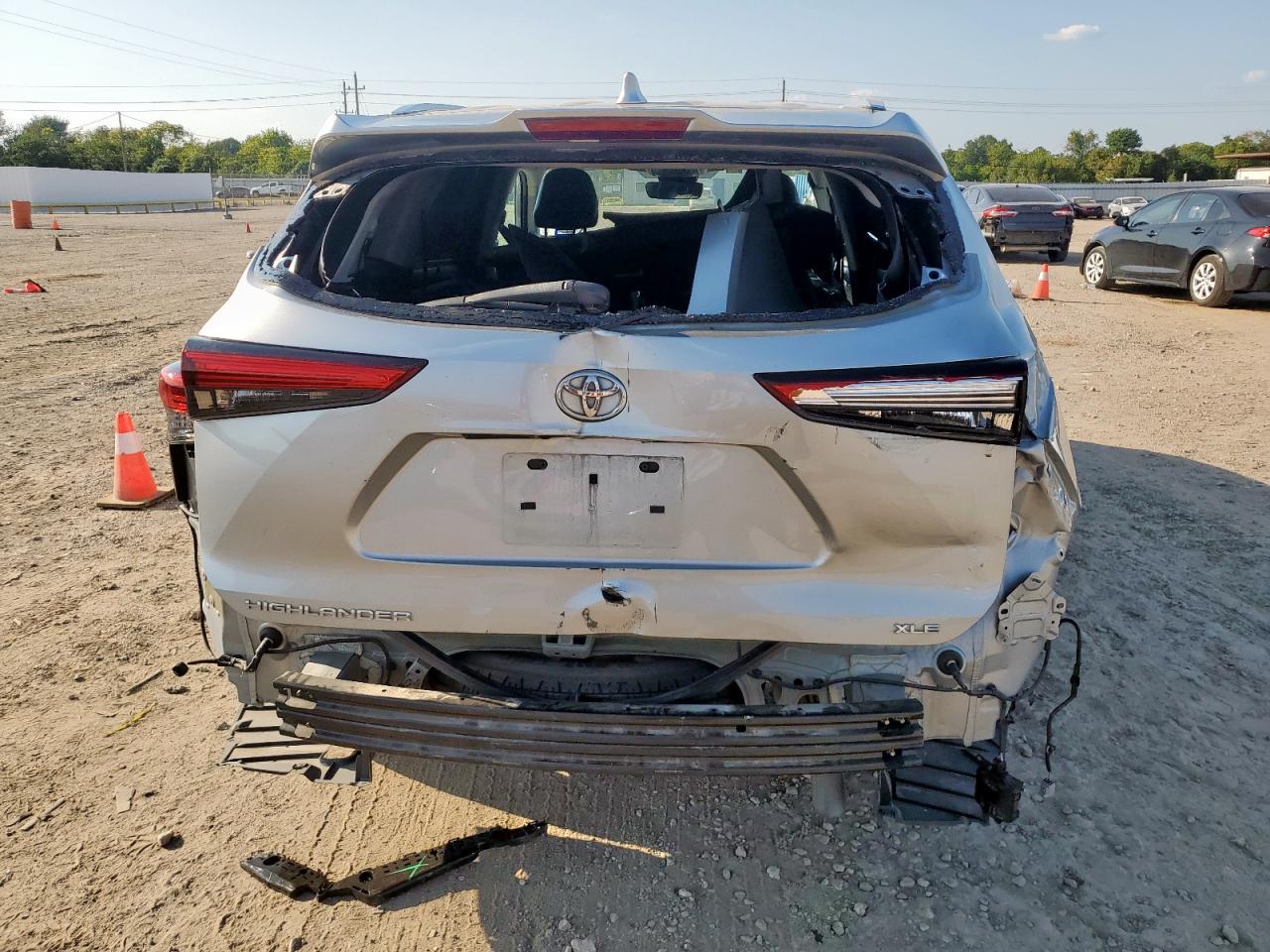 2021 Toyota Highlander Xle VIN: 5TDGZRAH4MS530388 Lot: 71540015