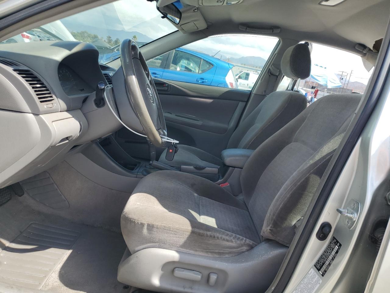 2003 Toyota Camry Le VIN: JTDBE32K330238018 Lot: 81648195