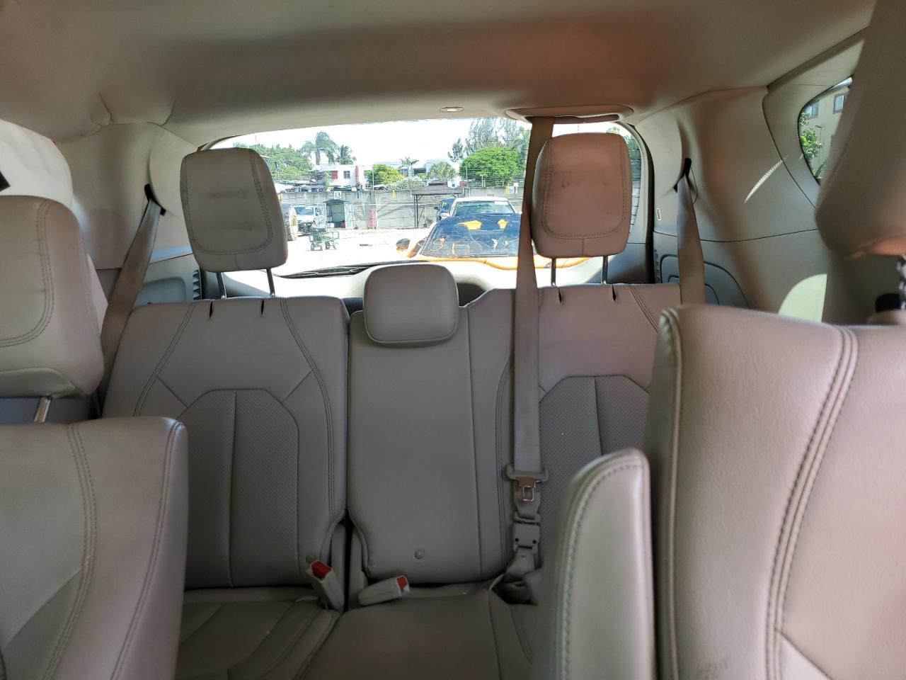 2018 Chrysler Pacifica Hybrid Touring L VIN: 2C4RC1L70JR236667 Lot: 82155895