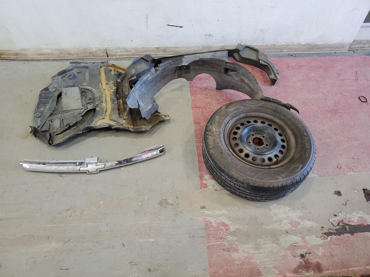 2005 Chevrolet Equinox Ls VIN: 2CNDL13F056012738 Lot: 80748475