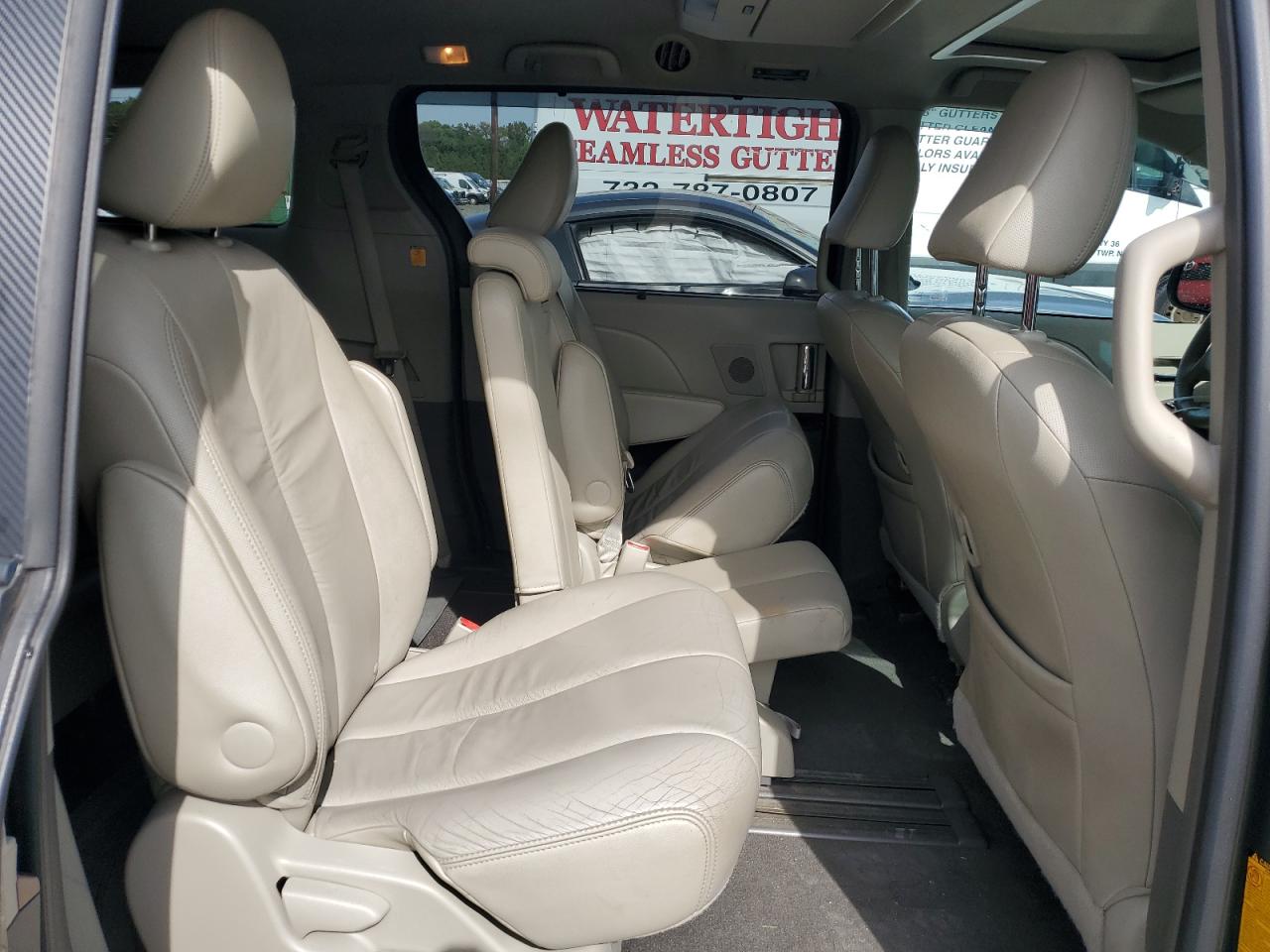 2011 Toyota Sienna Xle VIN: 5TDYK3DC8BS106117 Lot: 83887265