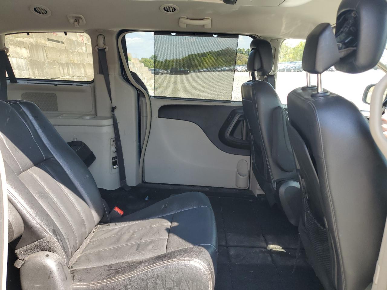 2015 Chrysler Town & Country Touring VIN: 2C4RC1BG9FR596271 Lot: 84725835