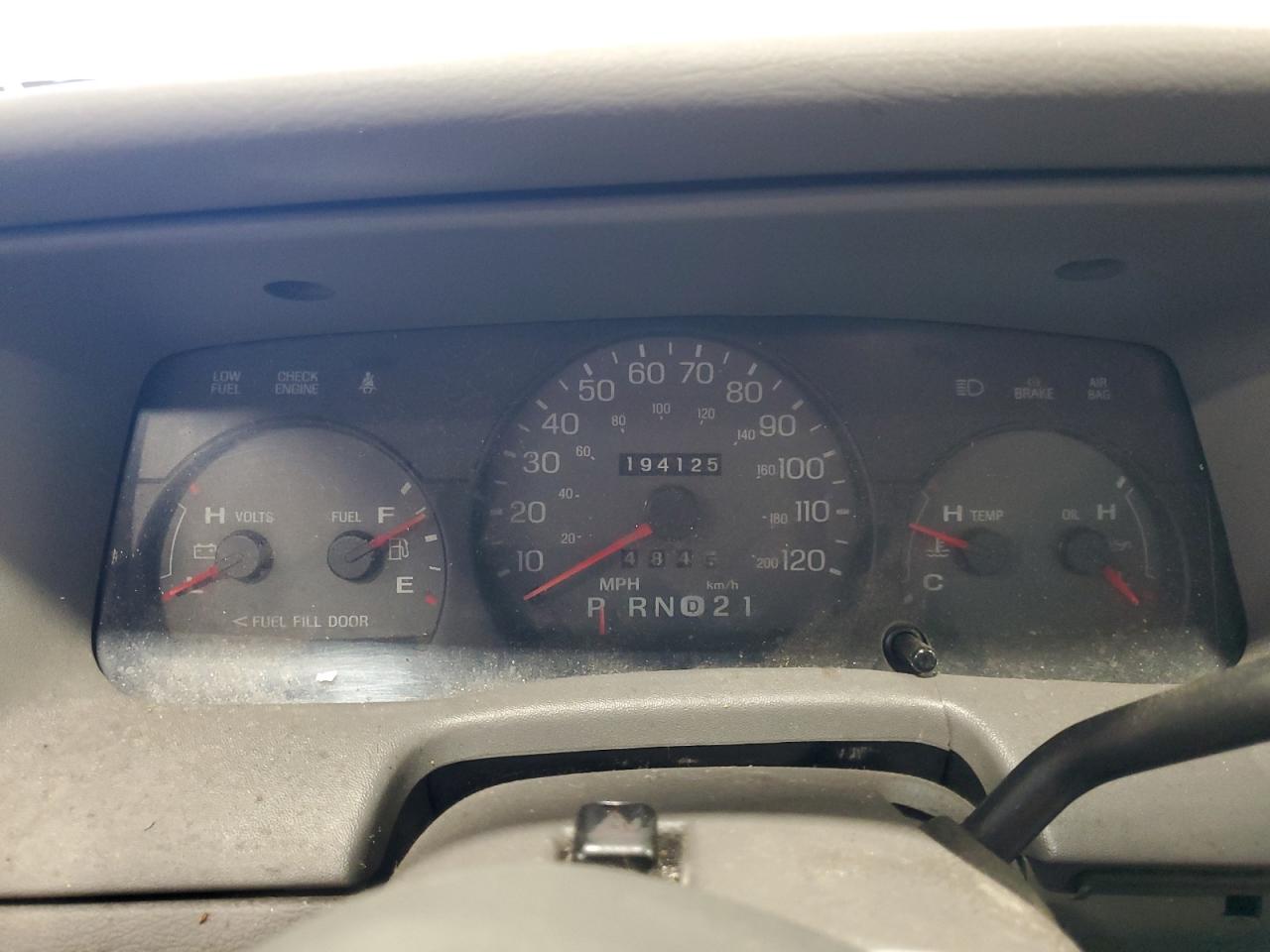 2001 Mercury Grand Marquis Gs VIN: 2MEFM74W41X693226 Lot: 84202545