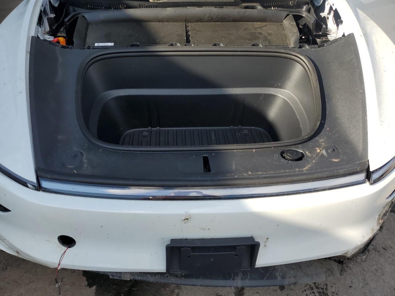 2026 Tesla Model Y VIN: 7SAYGDEE4TF343123 Lot: 84175225