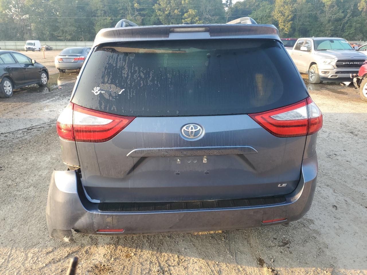 2015 Toyota Sienna Le VIN: 5TDKK3DC7FS647056 Lot: 71981905