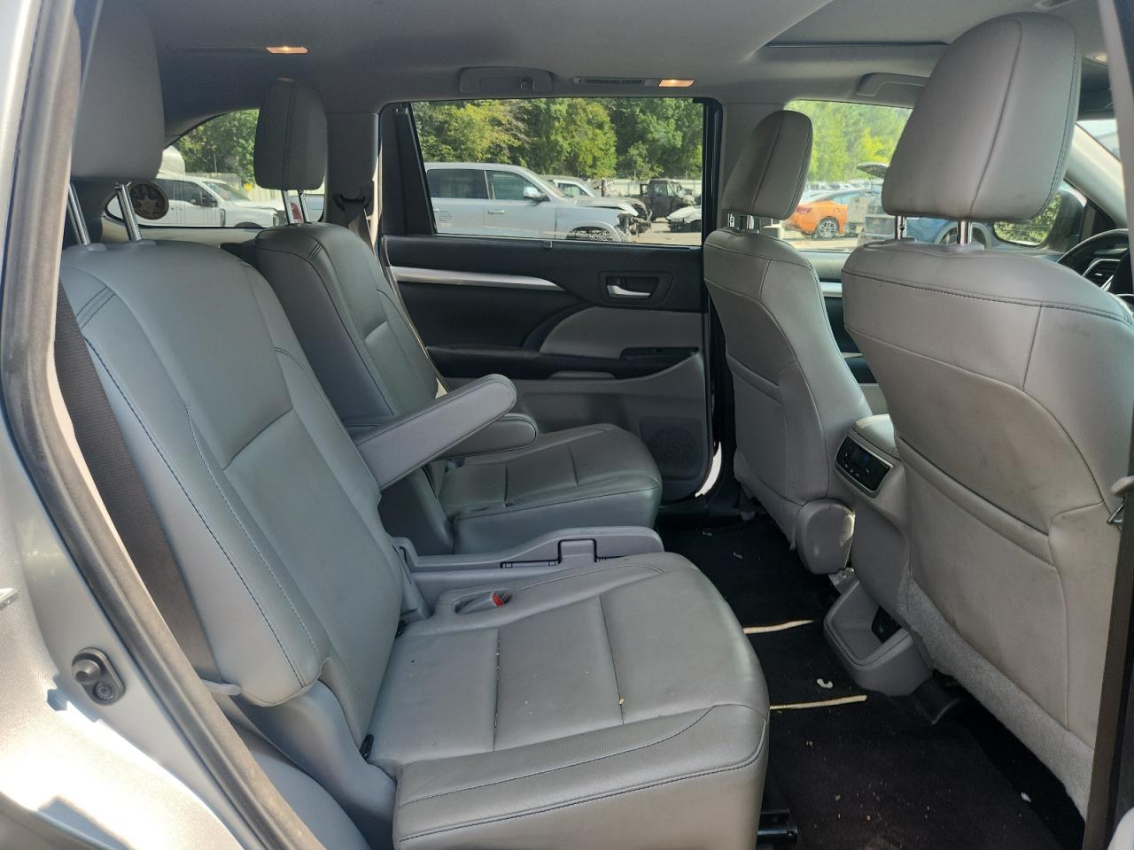 2017 Toyota Highlander Se VIN: 5TDKZRFH2HS226419 Lot: 81581245