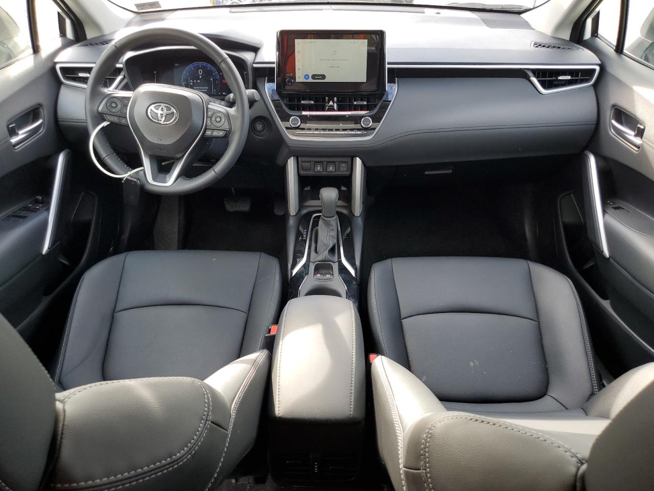 2025 Toyota Corolla Cross Xle VIN: 7MUDAABG1SV130325 Lot: 69386555