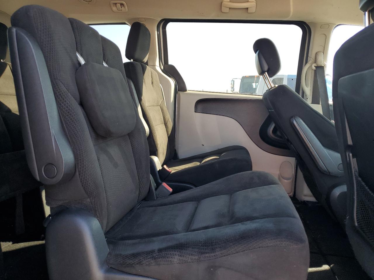 2016 Dodge Grand Caravan Sxt VIN: 2C4RDGCG5GR351399 Lot: 81737105