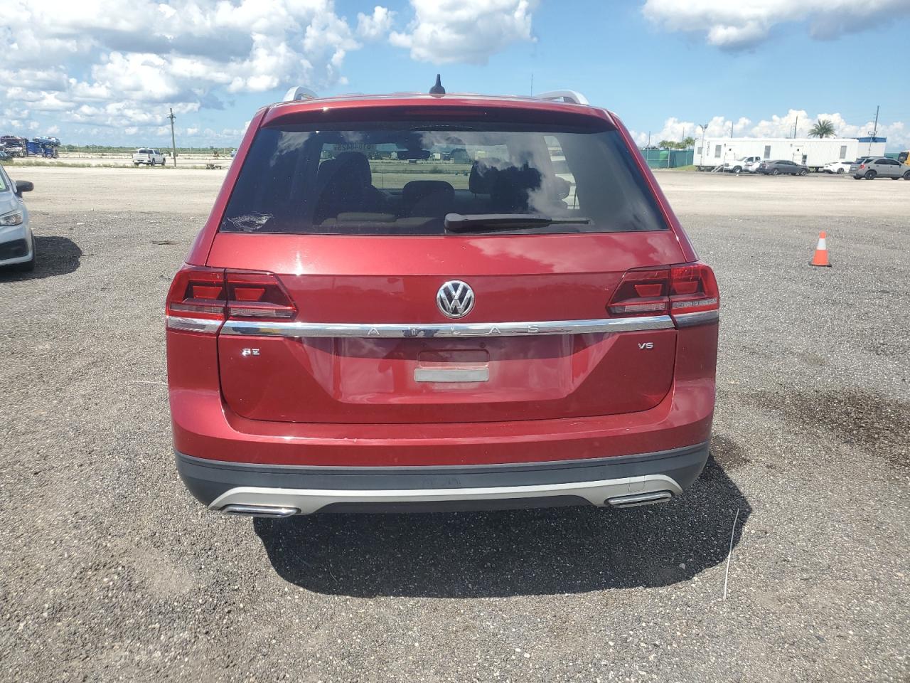 2018 Volkswagen Atlas Se VIN: 1V2DR2CA4JC558990 Lot: 81848425